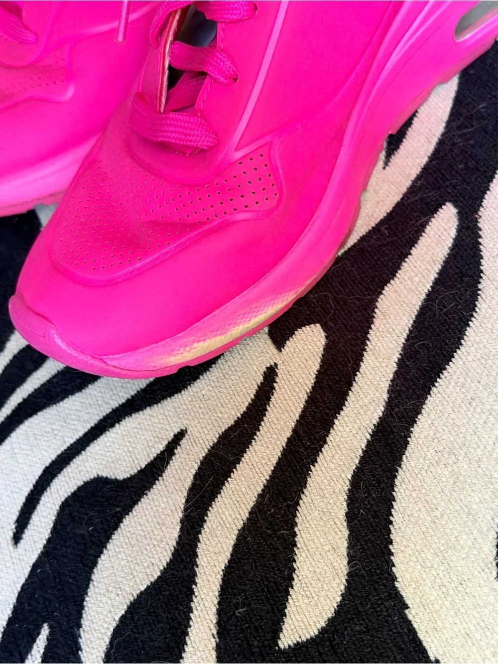 Sketchers Hot Pink Athletic Tennis Shoes Sneakers